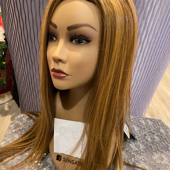 Blonde golden brown straight layer wig - Picture 9 of 10